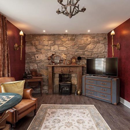Canongate Luxury Homestay Edinburgh Bagian luar foto