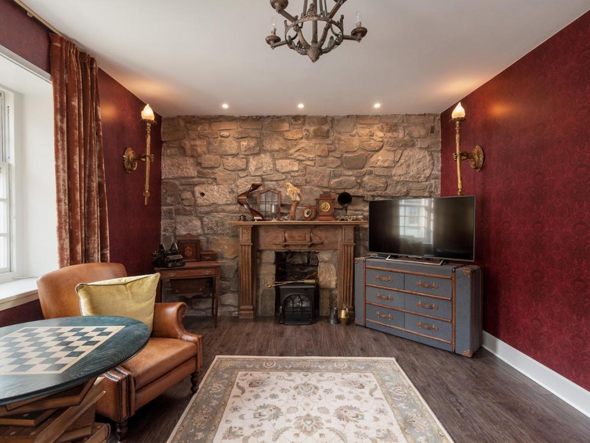 Canongate Luxury Homestay Edinburgh Bagian luar foto
