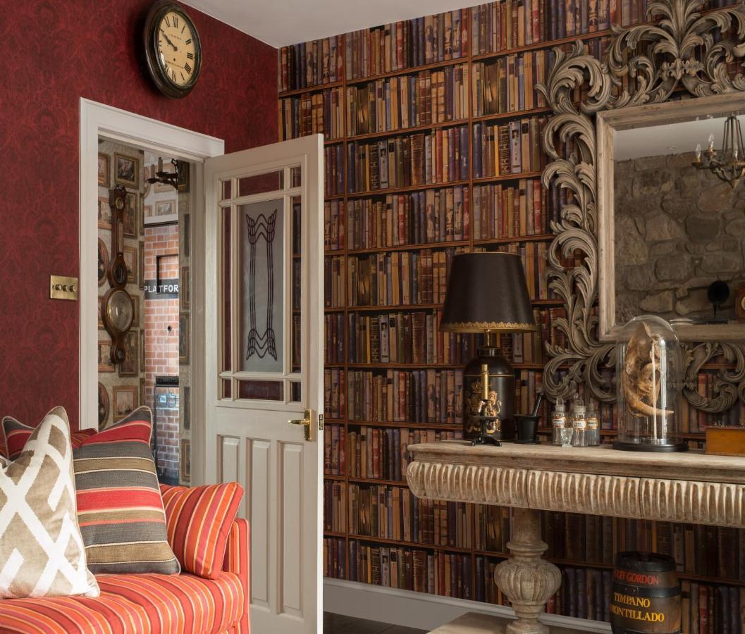 Canongate Luxury Homestay Edinburgh Bagian luar foto