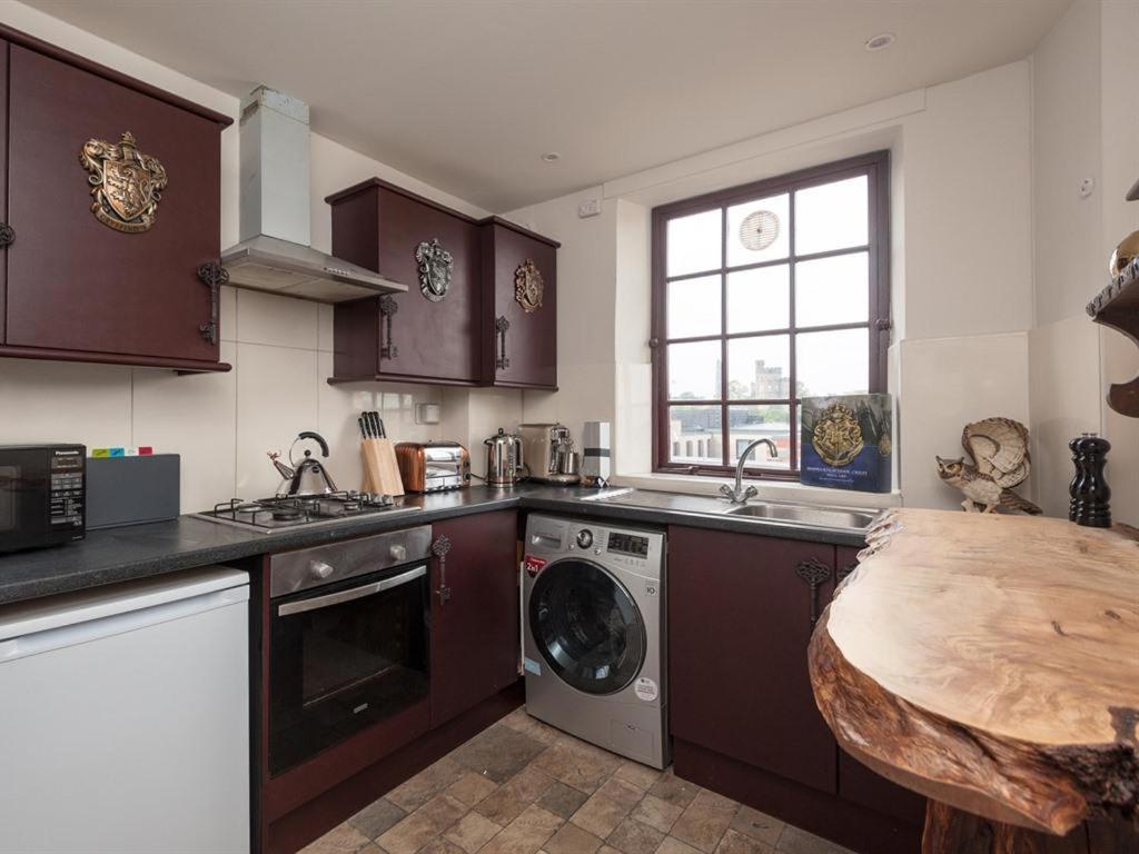 Canongate Luxury Homestay Edinburgh Bagian luar foto