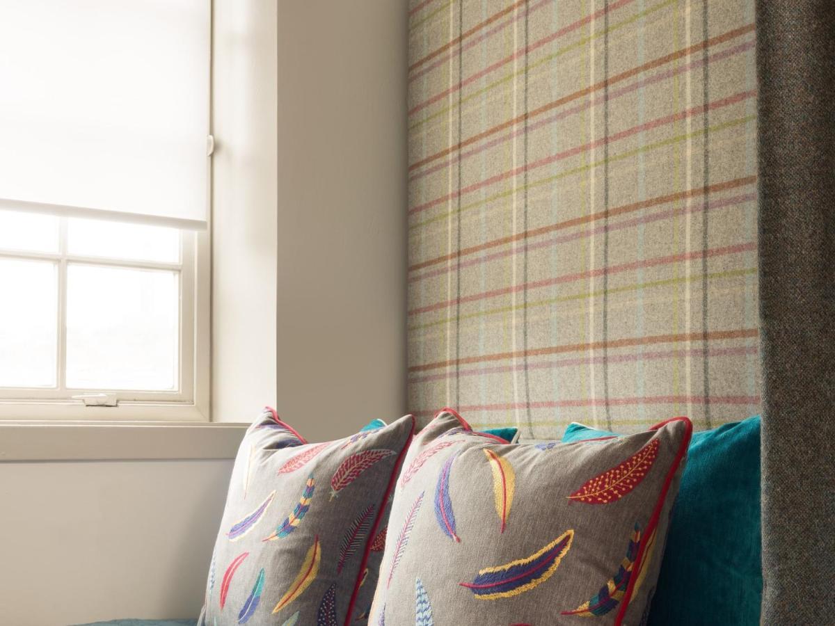 Canongate Luxury Homestay Edinburgh Bagian luar foto